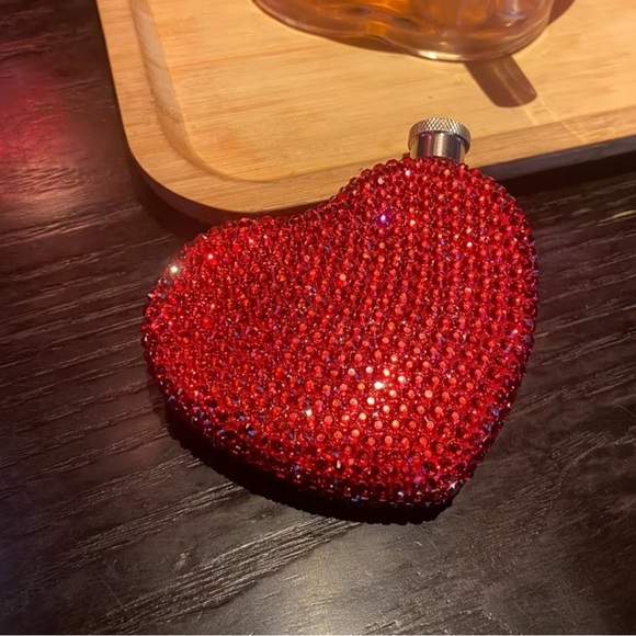 Red Heart-Shaped Rhinestone Flask - Picture 6 of 8